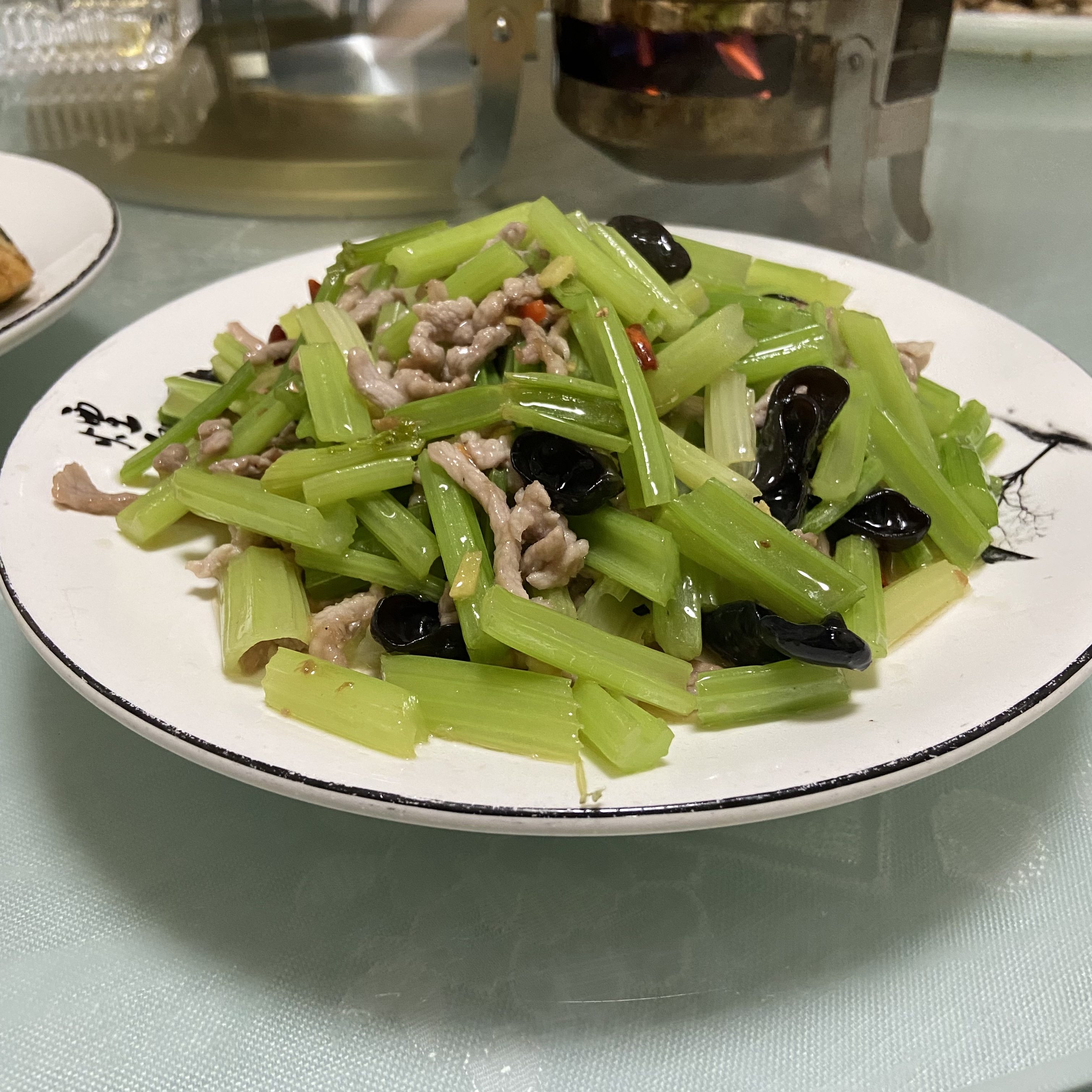 桶鲜鱼饭店菜2.jpg