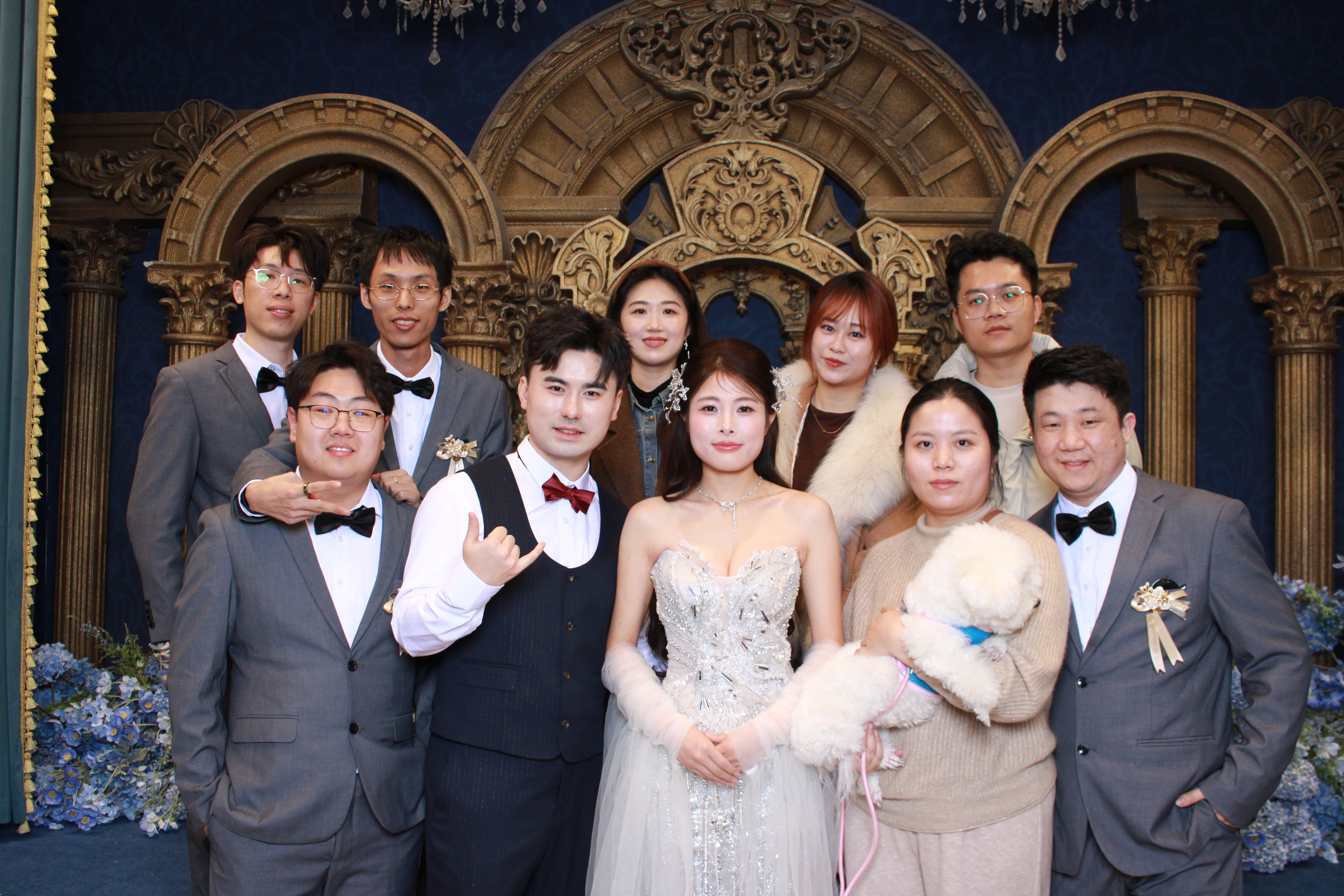 晚宴前朋友合影.jpg